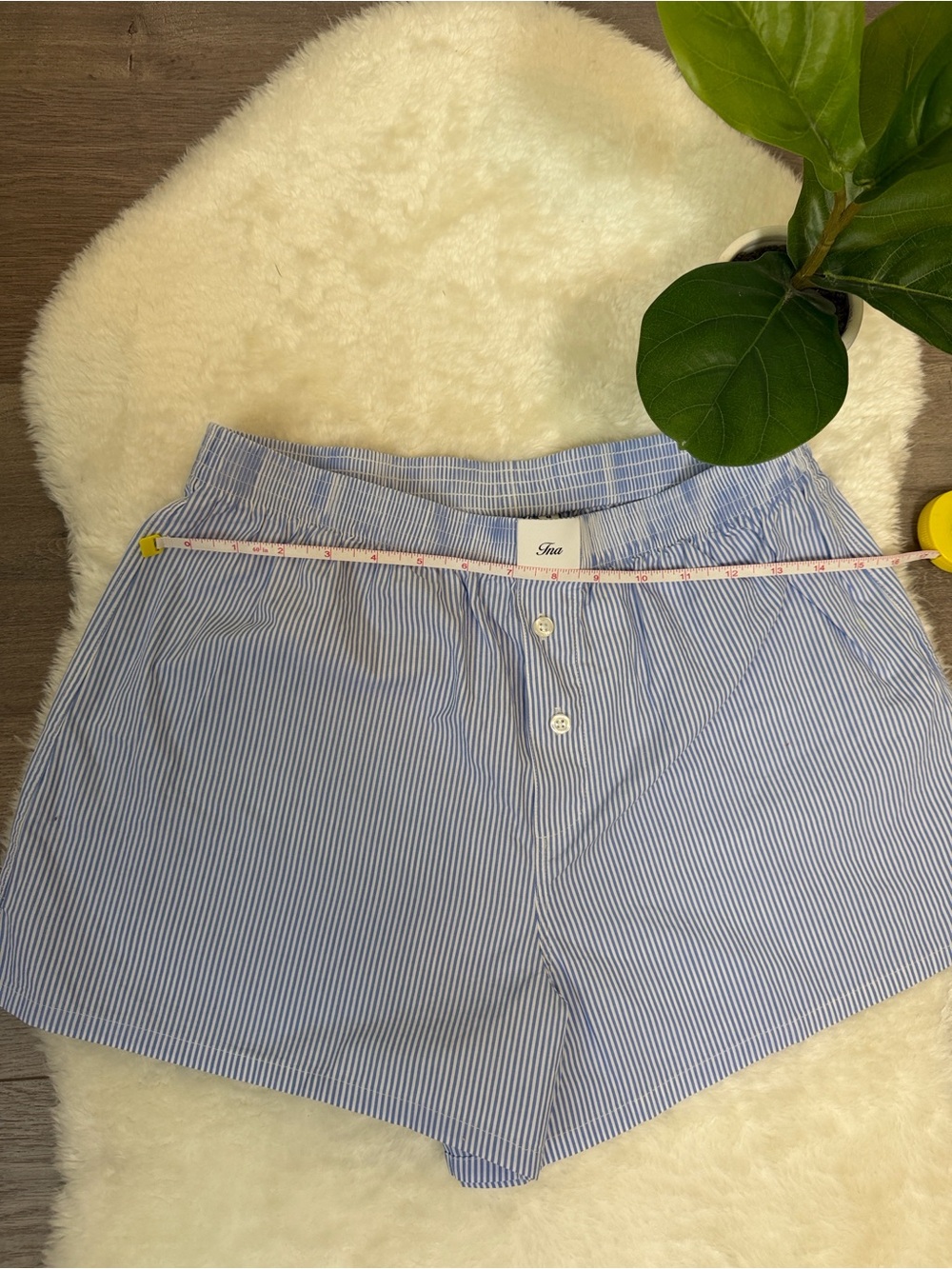 NWT Aritzia TNA High-Waist Shorts - Picture 3 of 10